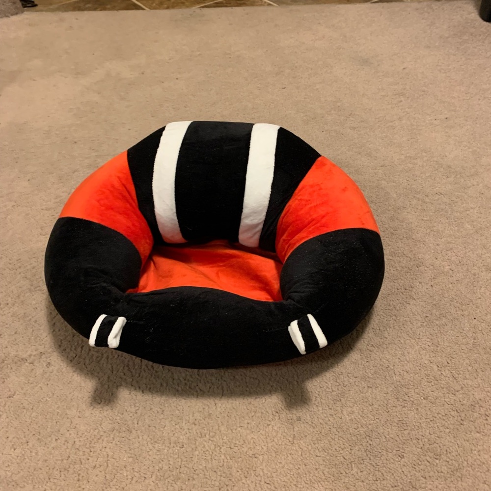 Red and black baby chair